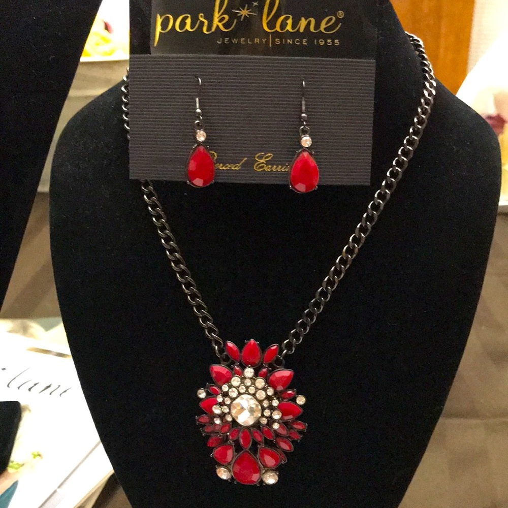 Park Lane SPELLBOUND Necklace & Earrings set